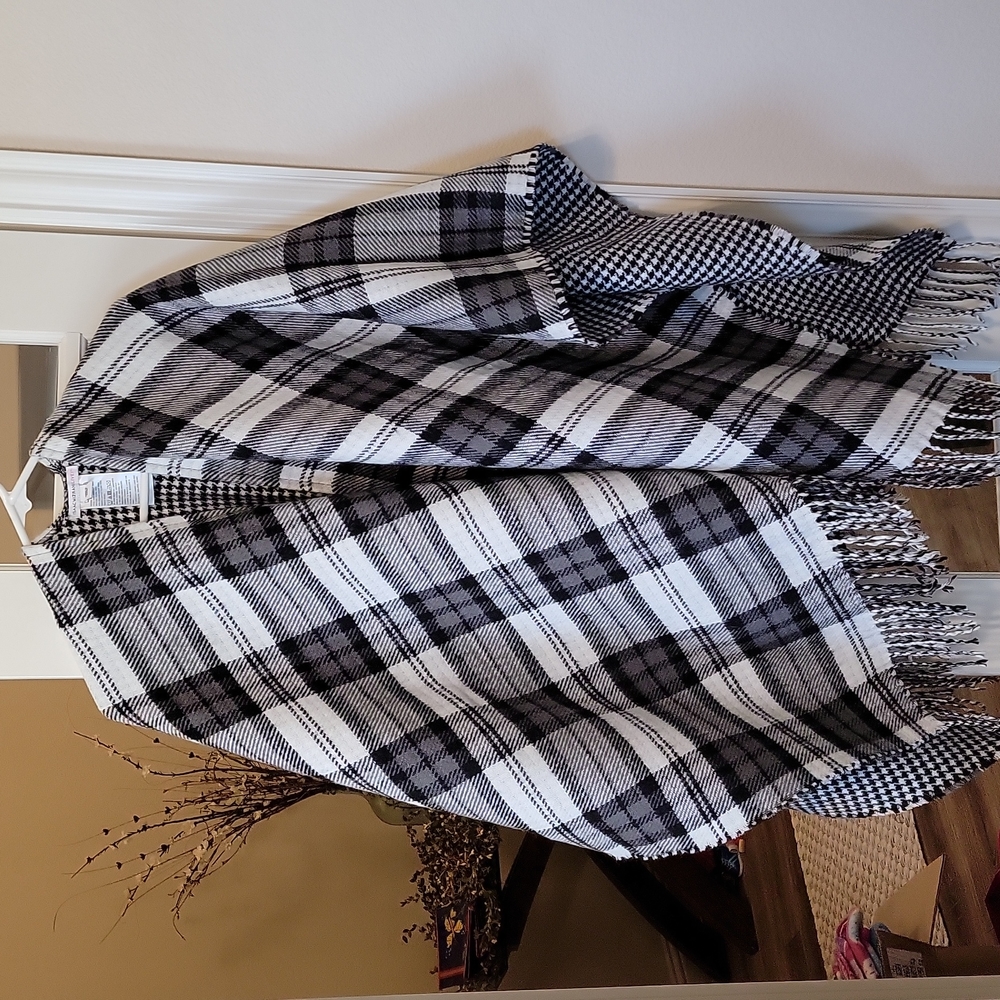 NWOT Reversible poncho